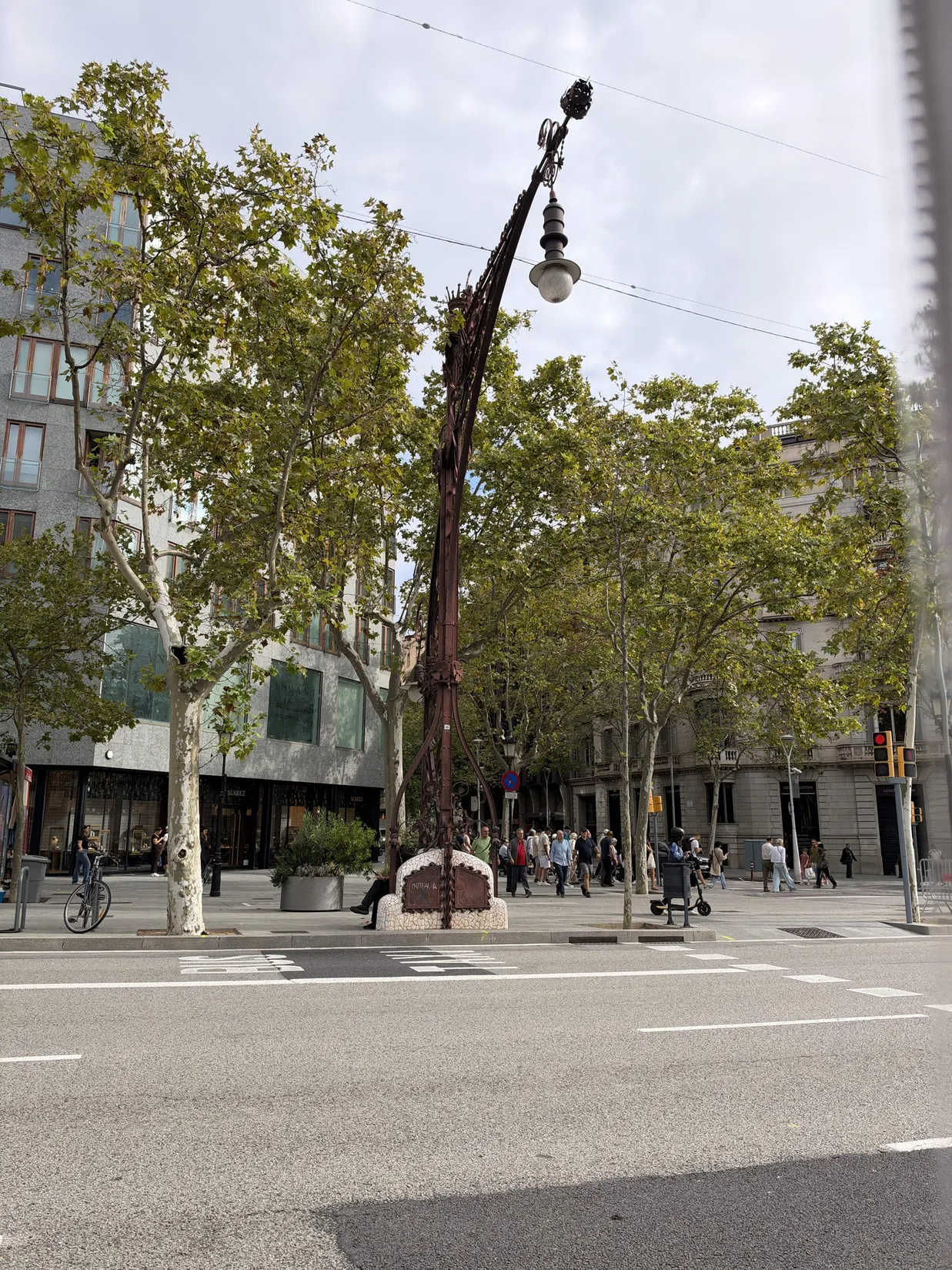 The avenue opens toward the south · 11:48